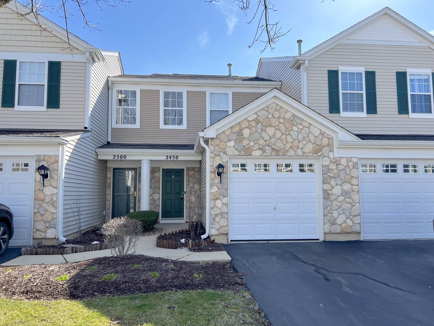 Plainfield, IL 60586,2450 Oak Tree LN