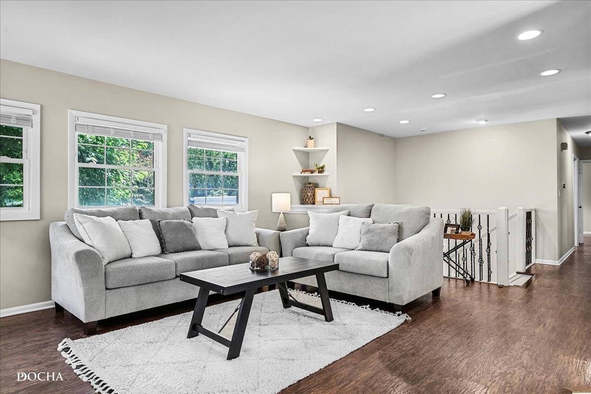 Naperville, IL 60540,425 W Gartner RD
