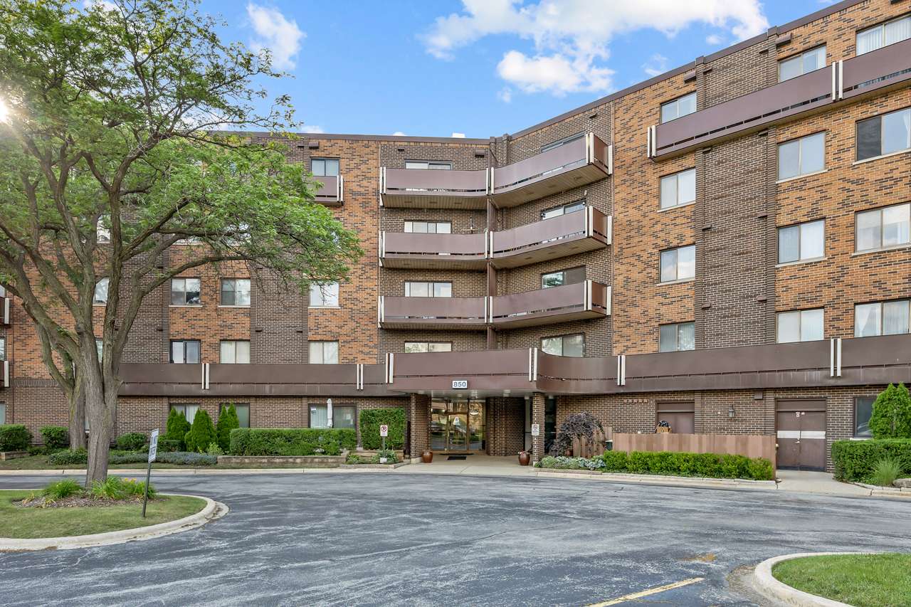 Elk Grove Village, IL 60007,850 Wellington AVE #311