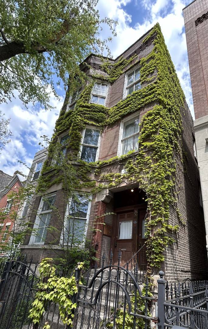 Chicago, IL 60622,2620 W Evergreen AVE