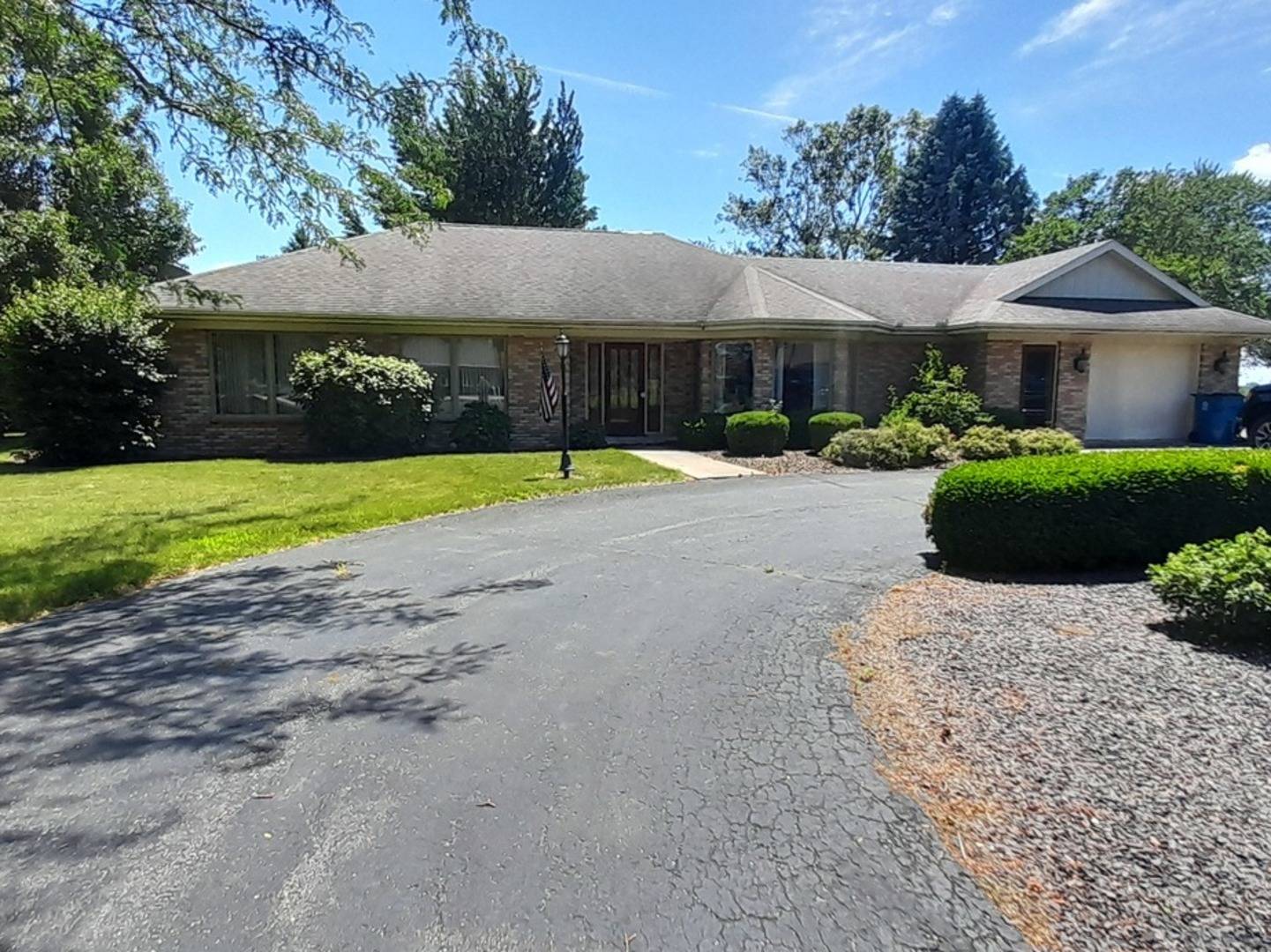 Mendota, IL 61342,154 E US Highway 34