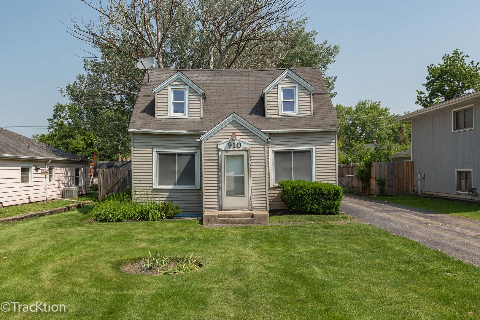 Addison, IL 60101,910 E Krage DR