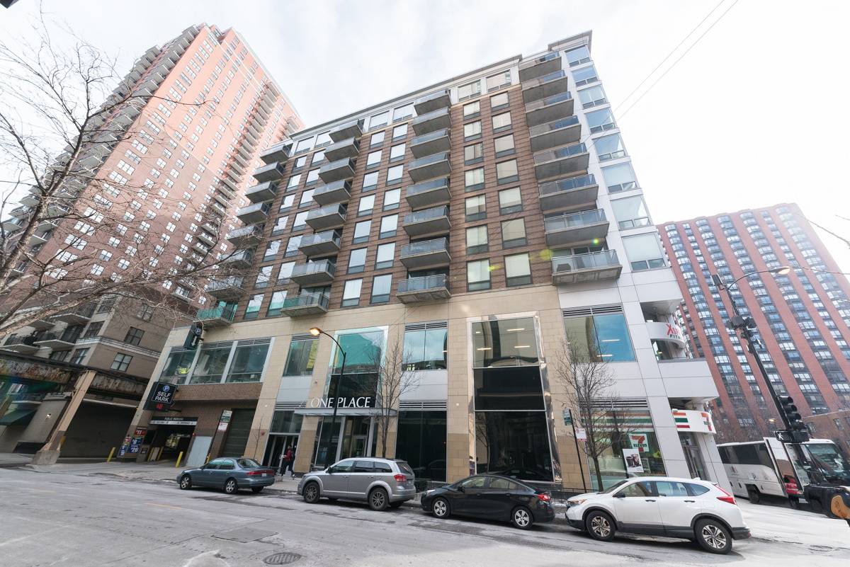 Chicago, IL 60605,1 E 8TH ST #1003