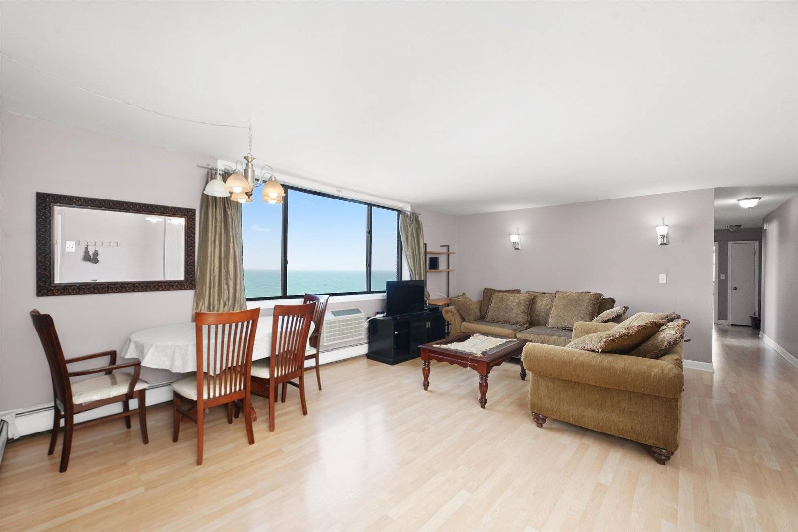 Chicago, IL 60660,6325 N Sheridan RD #802