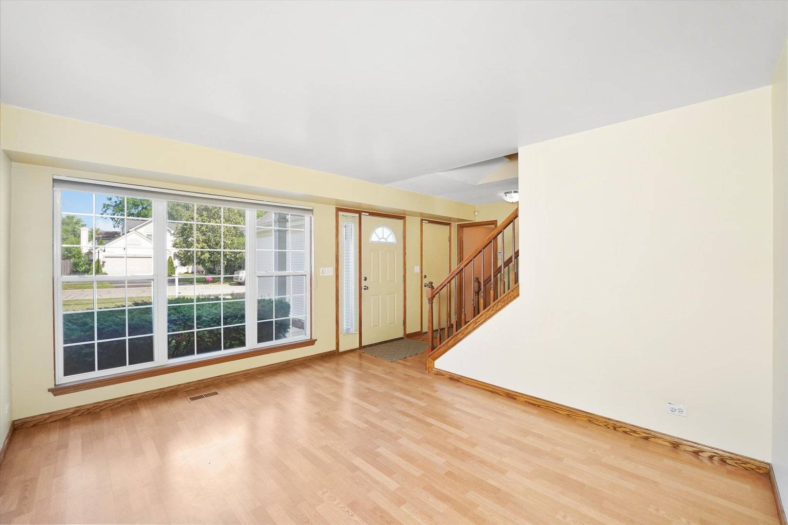 Round Lake Beach, IL 60073,2351 Masters LN