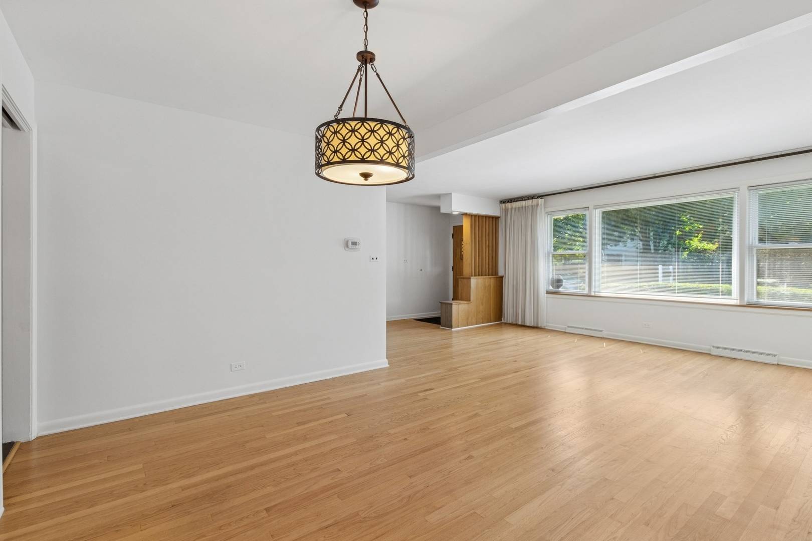 Evanston, IL 60203,9007 Forestview RD