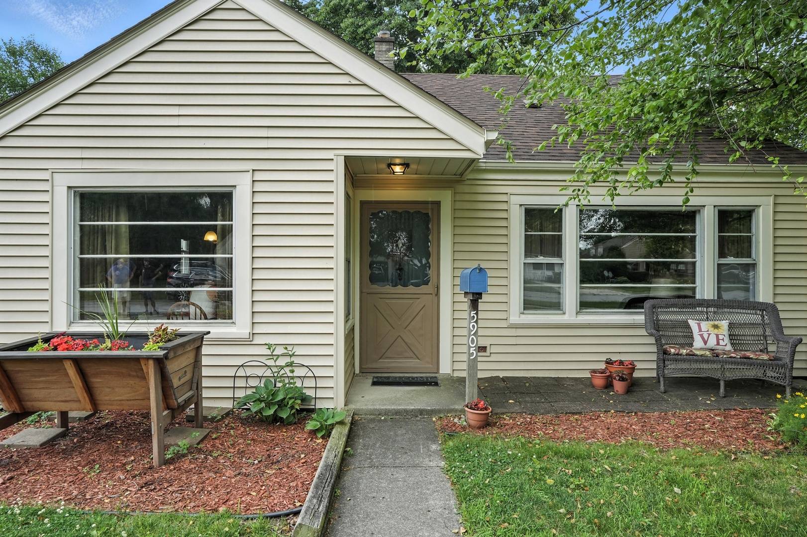 Oak Lawn, IL 60453,5905 Lynwood DR