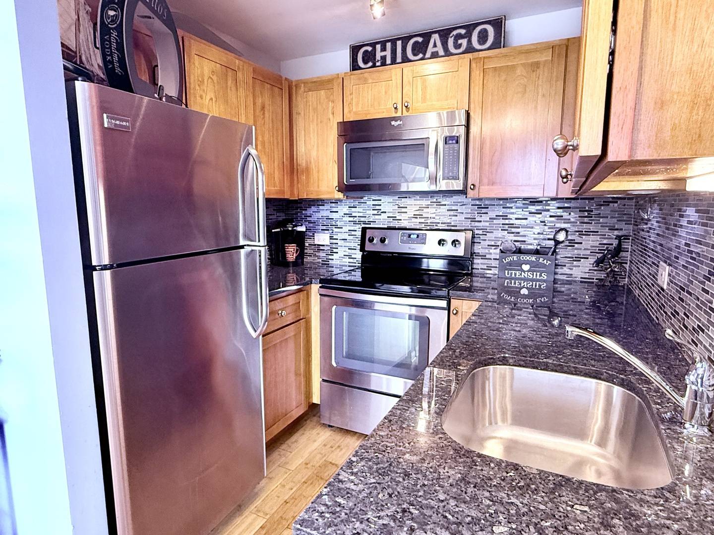 Chicago, IL 60613,3660 N Lake Shore DR #1309
