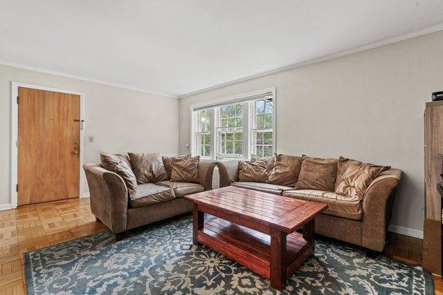 Evanston, IL 60201,2713 Central ST #1W
