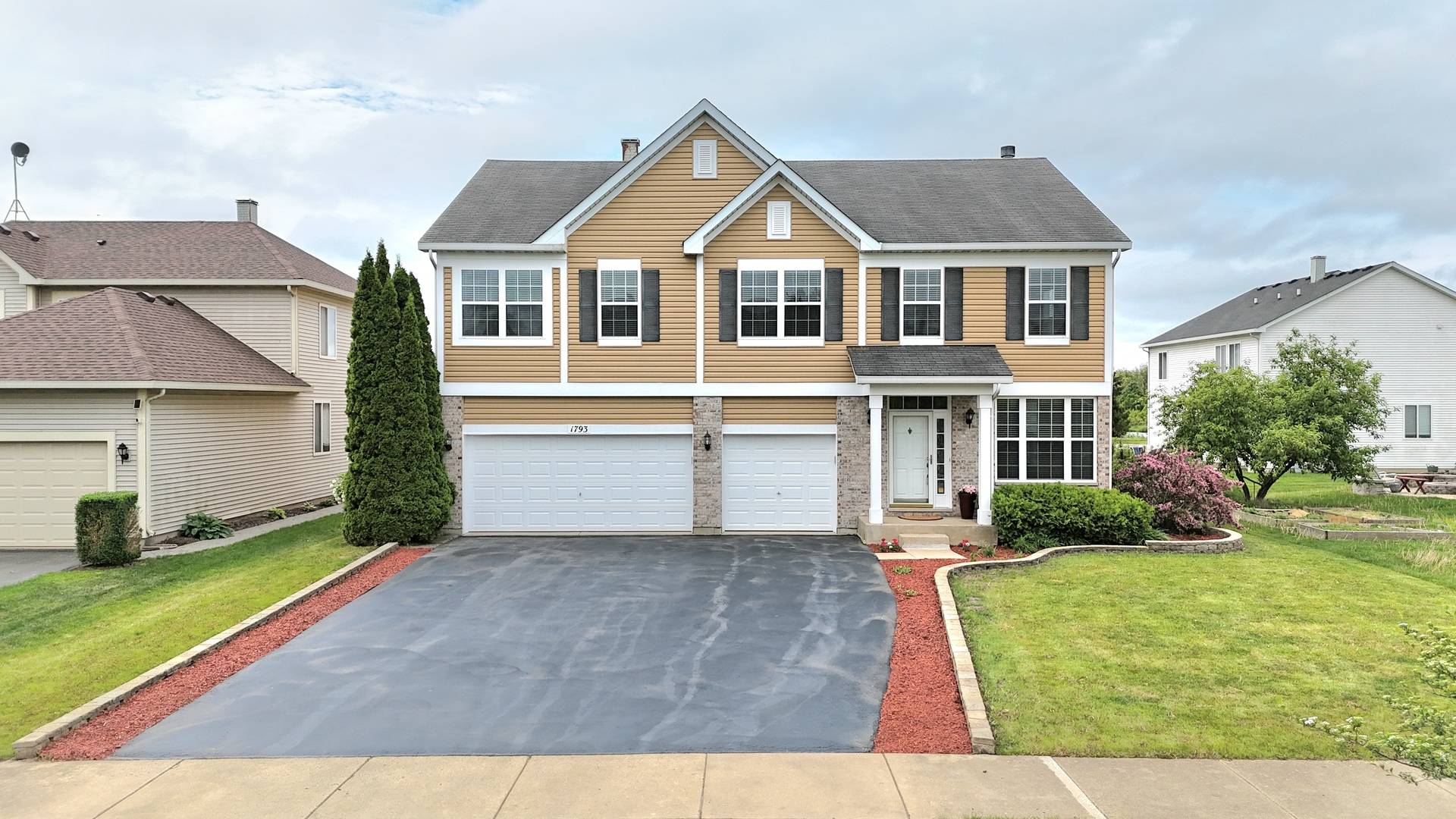 Bartlett, IL 60103,1793 Lanyon DR