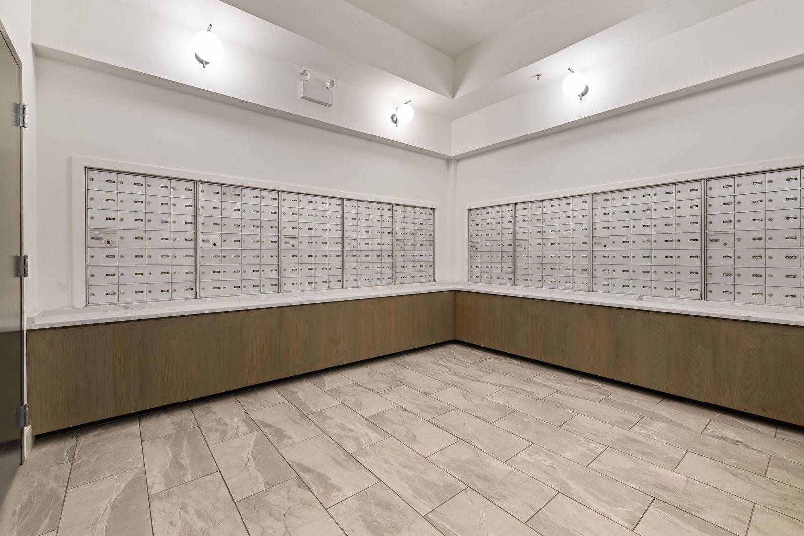 Chicago, IL 60606,165 N Canal ST #1219