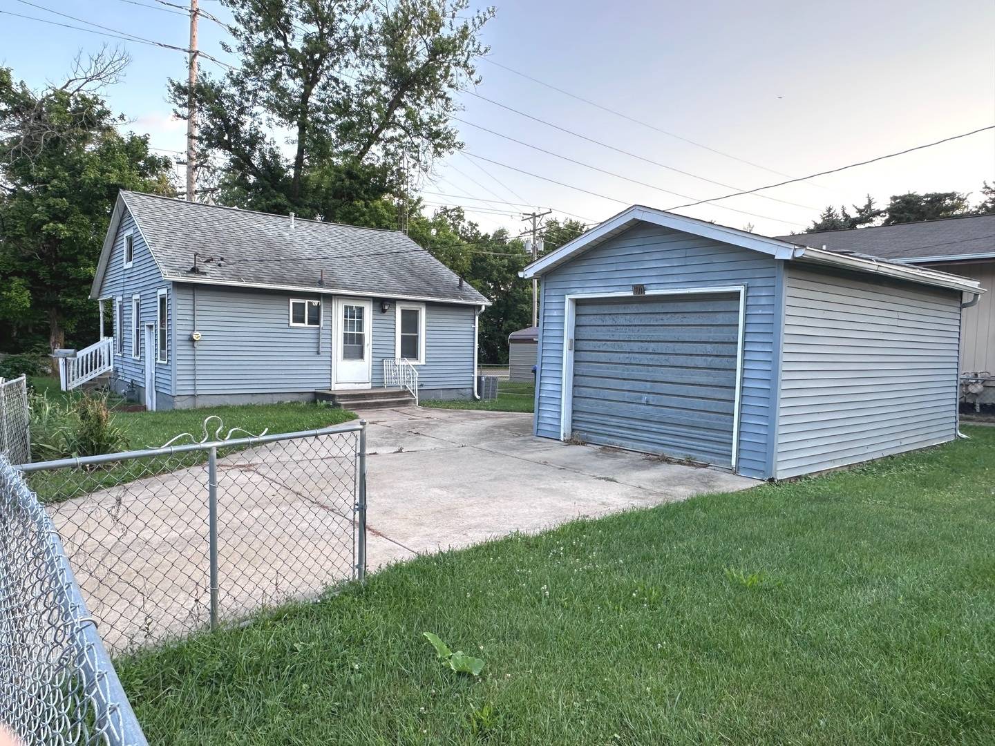 Bloomington, IL 61701,1601 W Oakland AVE