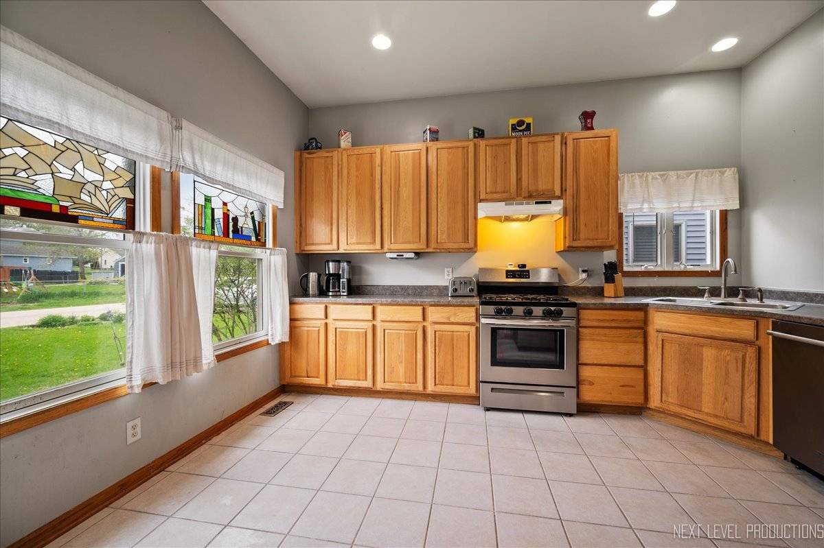 Sycamore, IL 60178,317 Plymouth CT