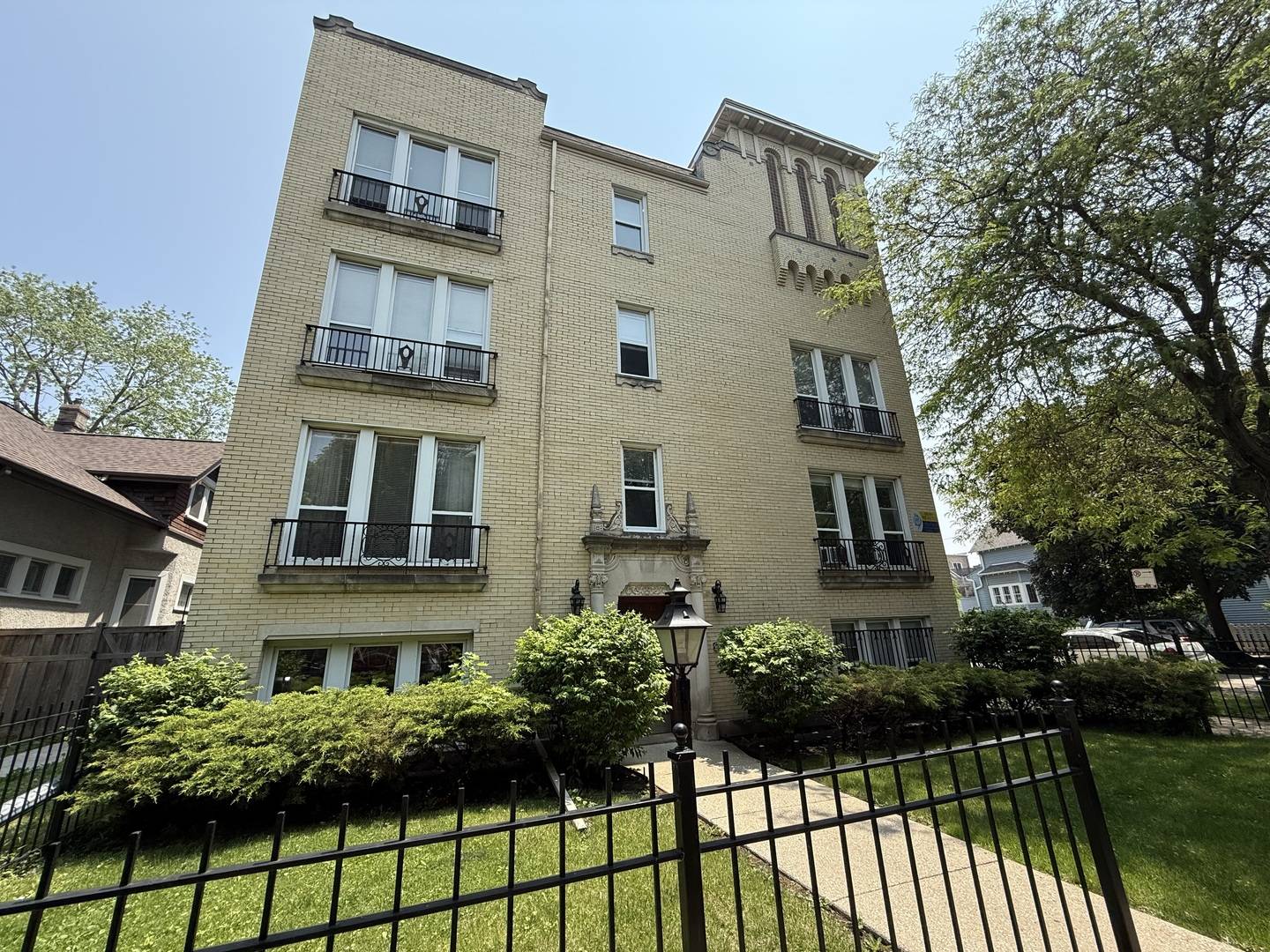 Chicago, IL 60625,4901 N Christiana AVE #18