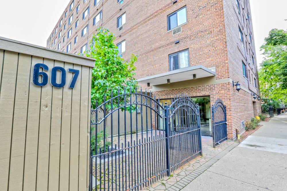 Chicago, IL 60614,607 W Wrightwood AVE #815