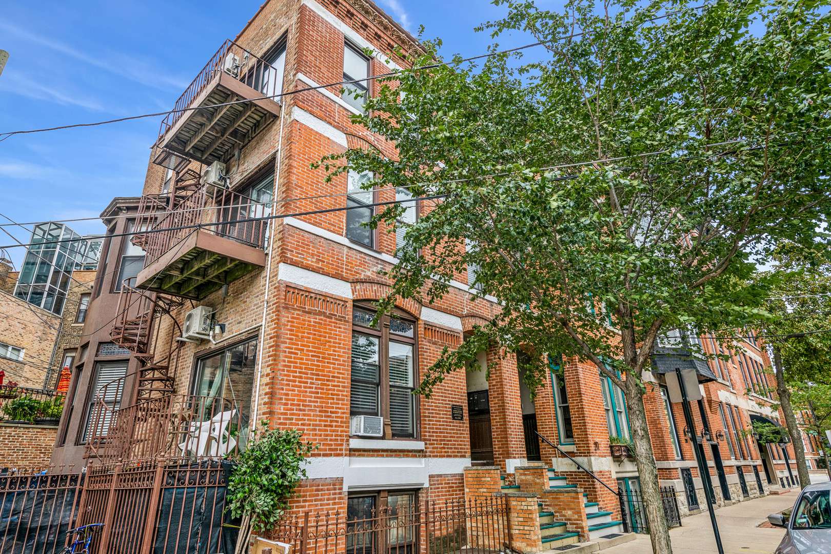 Chicago, IL 60614,213 W WISCONSIN ST #1