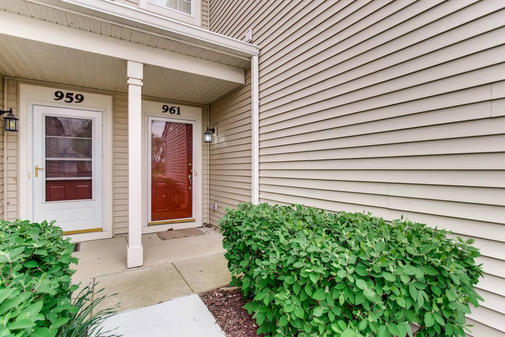Naperville, IL 60563,961 GENESEE CT #961