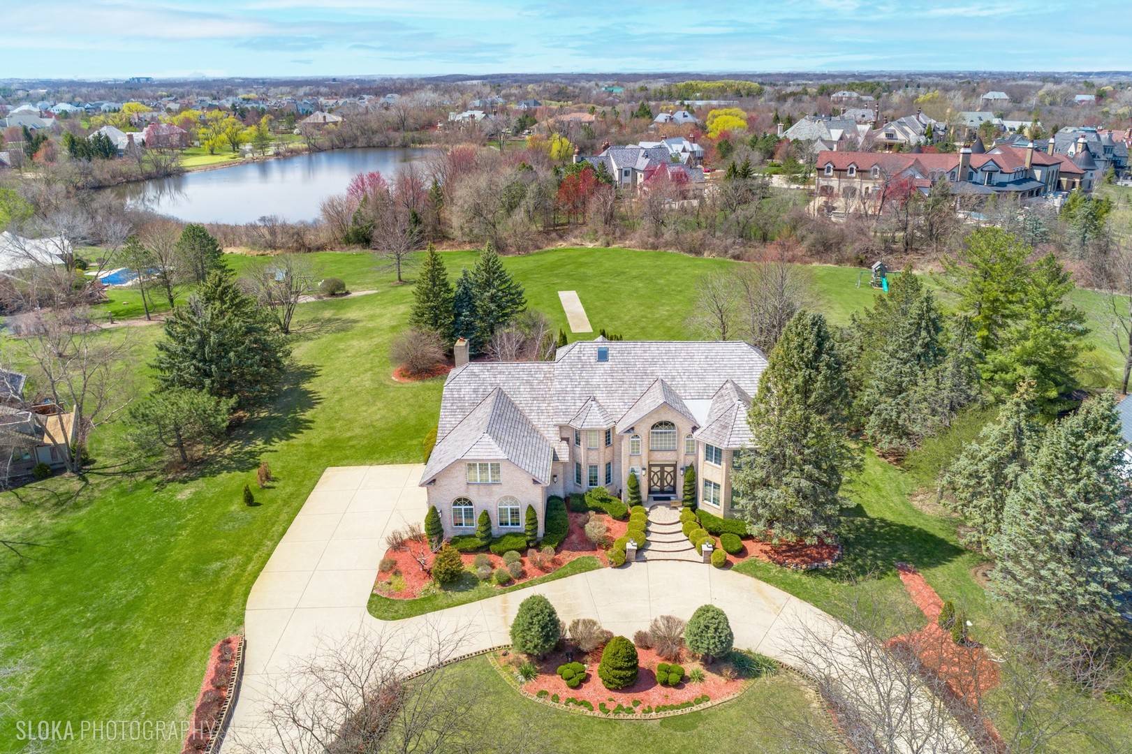 South Barrington, IL 60010,22 Westlake DR