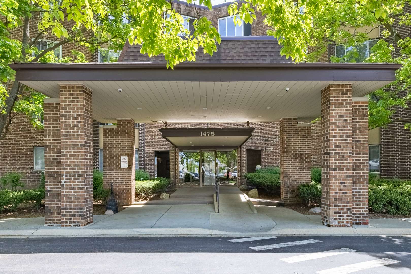 Hoffman Estates, IL 60169,1475 Rebecca DR #311