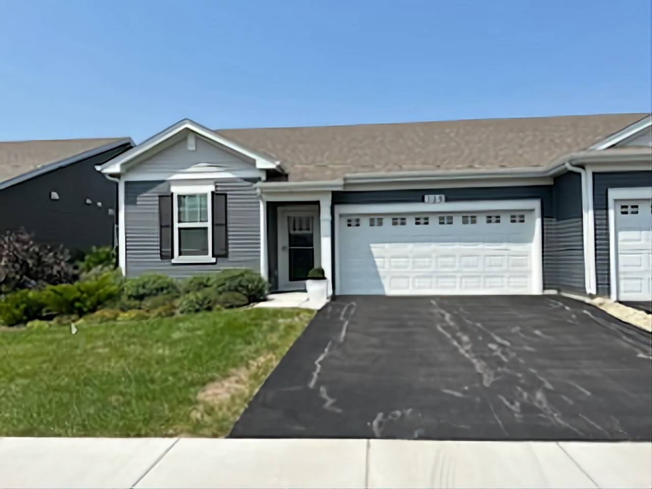 North Aurora, IL 60542,325 Sussex LN