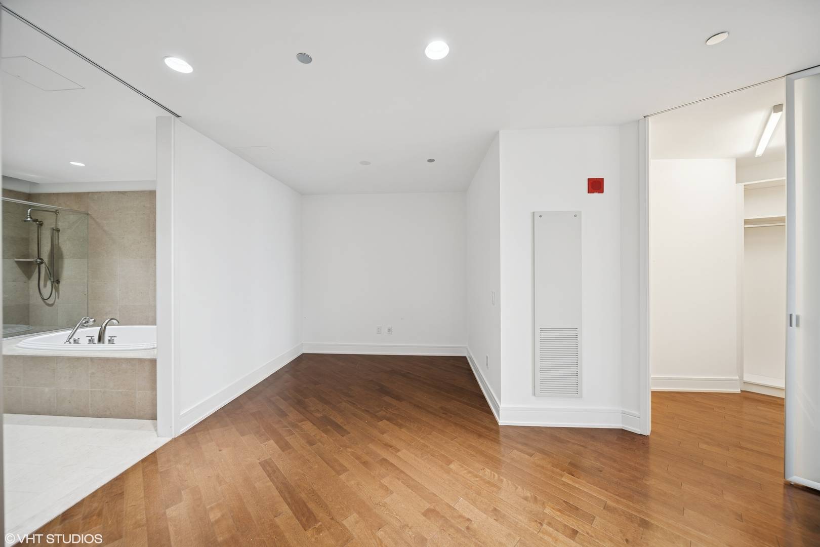 Chicago, IL 60611,401 N Wabash AVE #76G