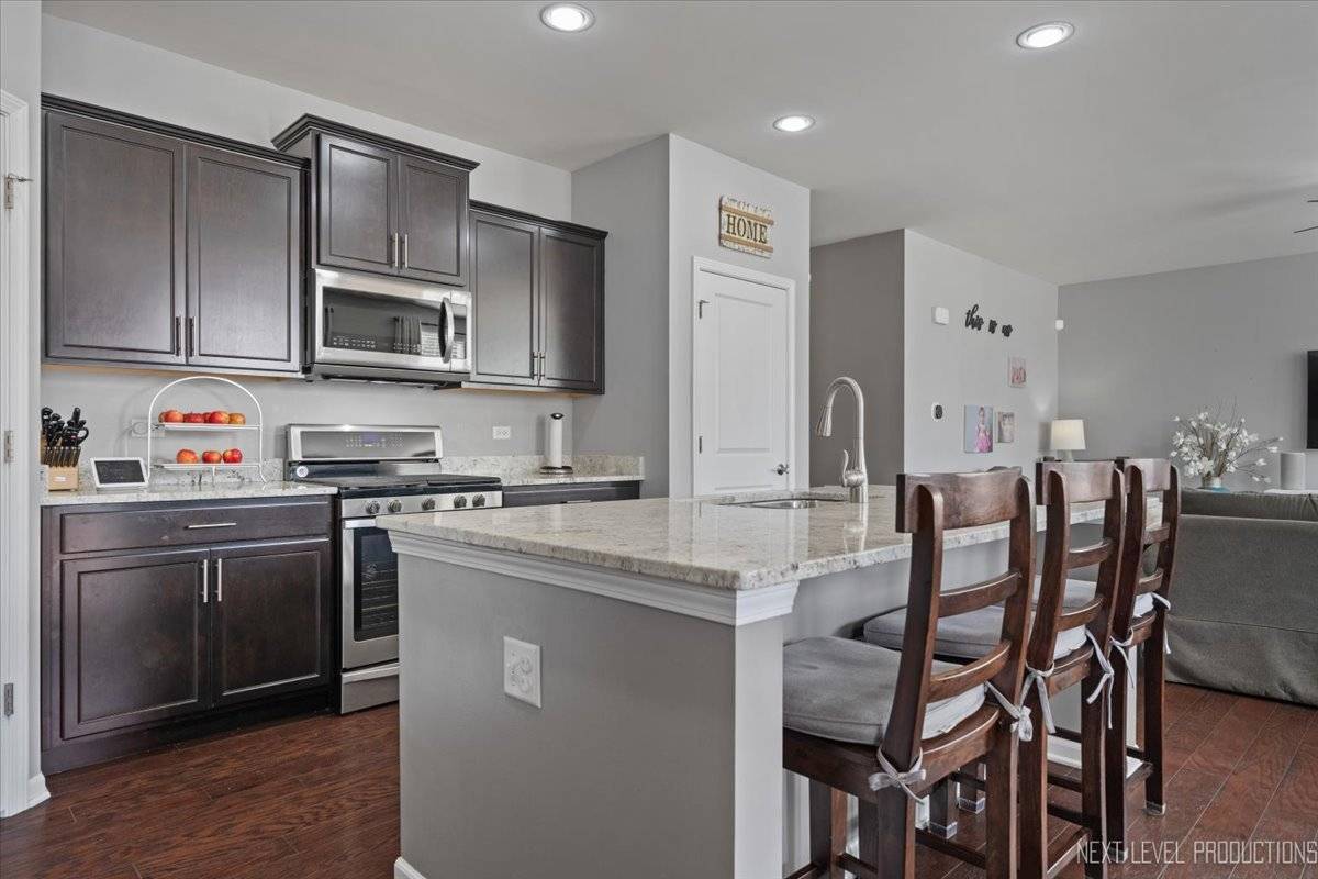 Aurora, IL 60503,2267 Lundquist DR