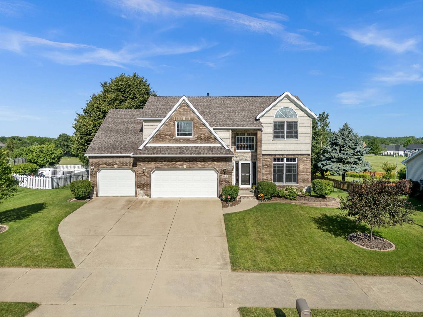 Bloomington, IL 61705,2913 Fox Creek RD