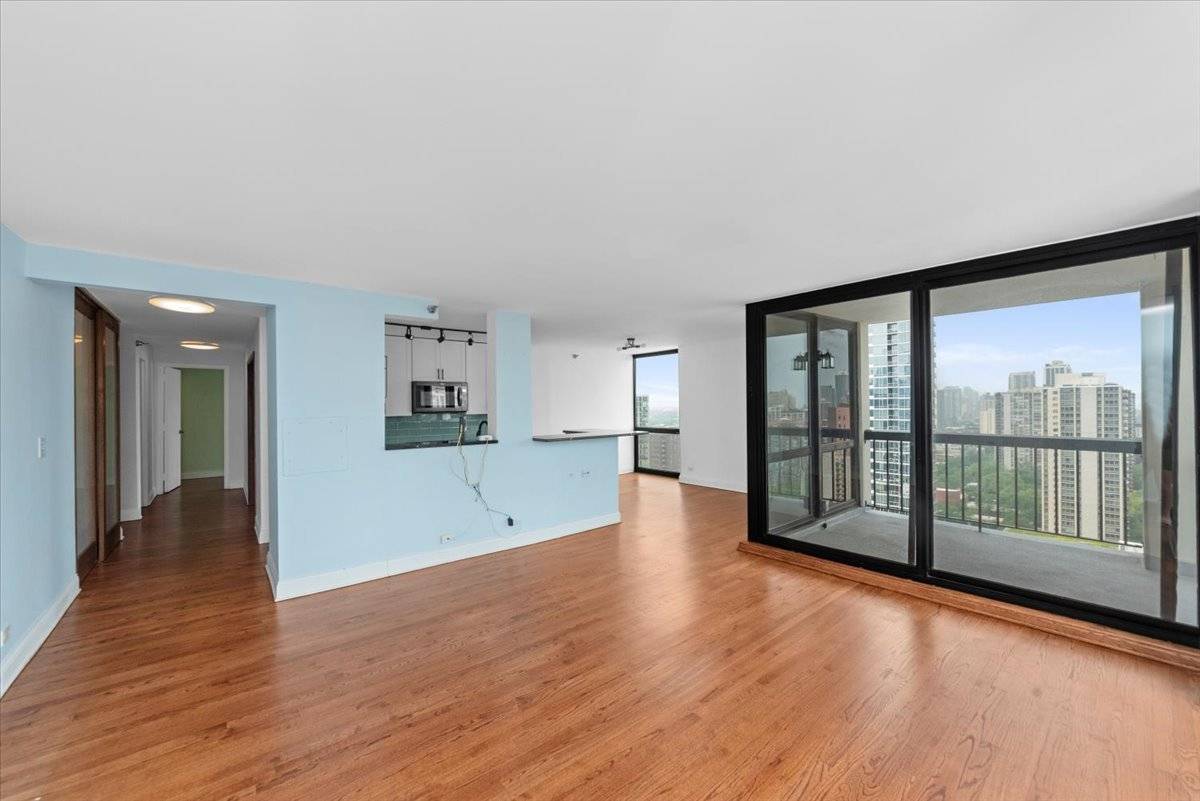 Chicago, IL 60610,1122 N Clark ST #2706