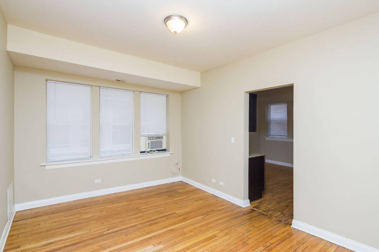 Chicago, IL 60639,4439 W Fullerton AVE #2