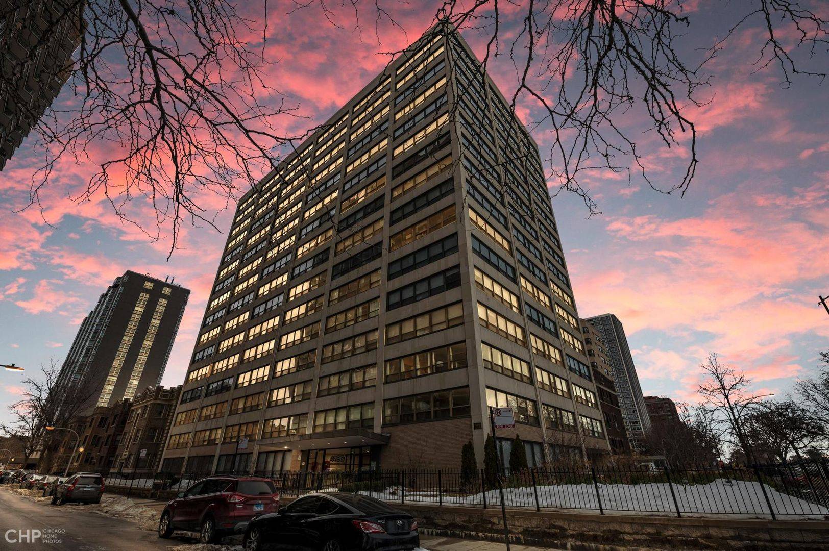 Chicago, IL 60613,4180 N Marine DR #1212