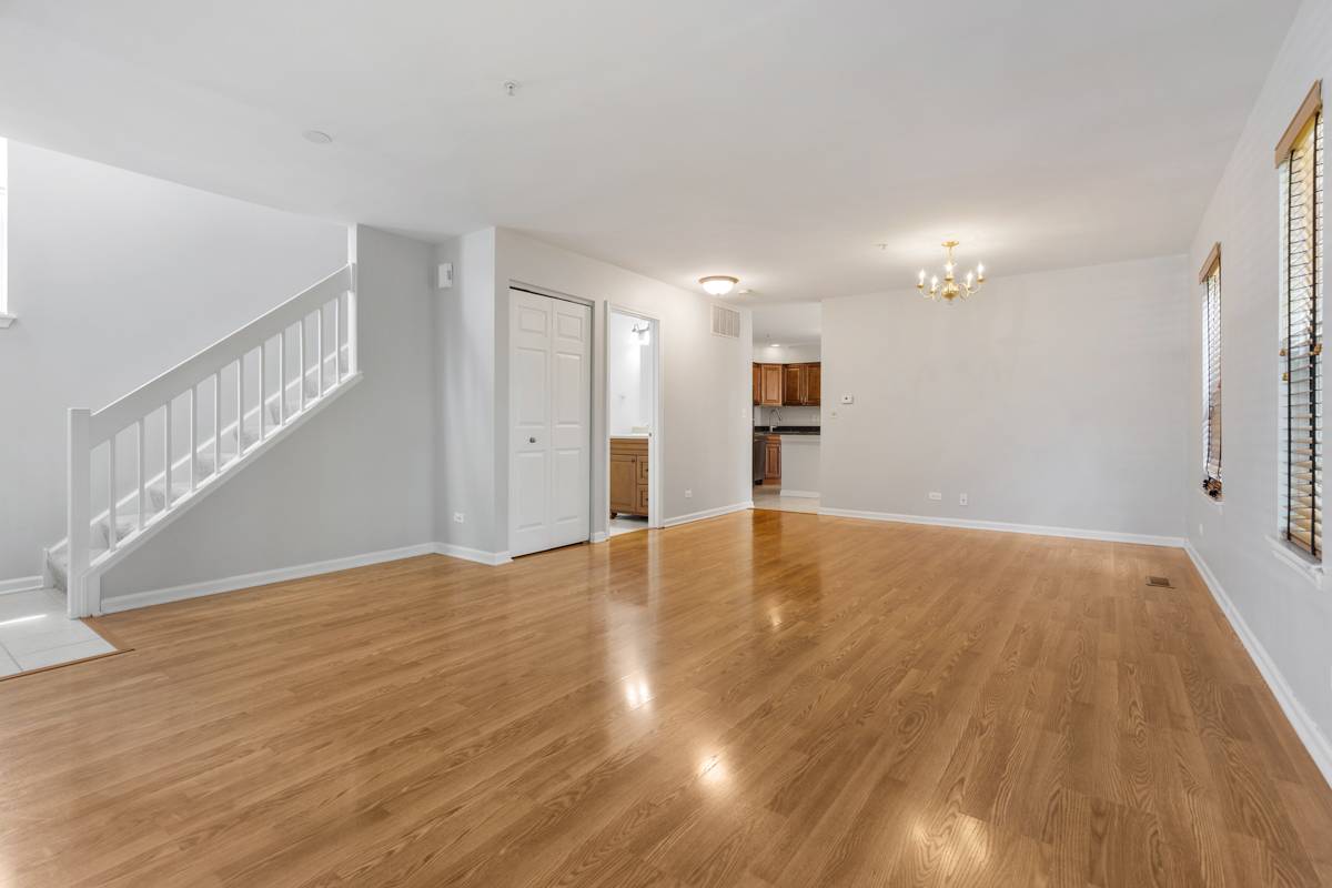 Mundelein, IL 60060,1127 Orleans DR