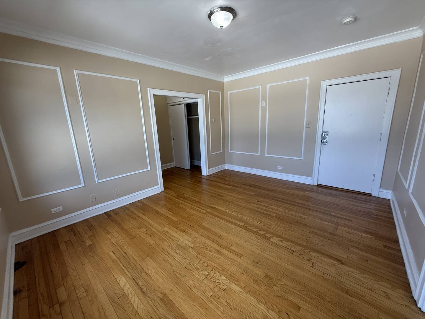 Chicago, IL 60641,2801 N Keating AVE #307