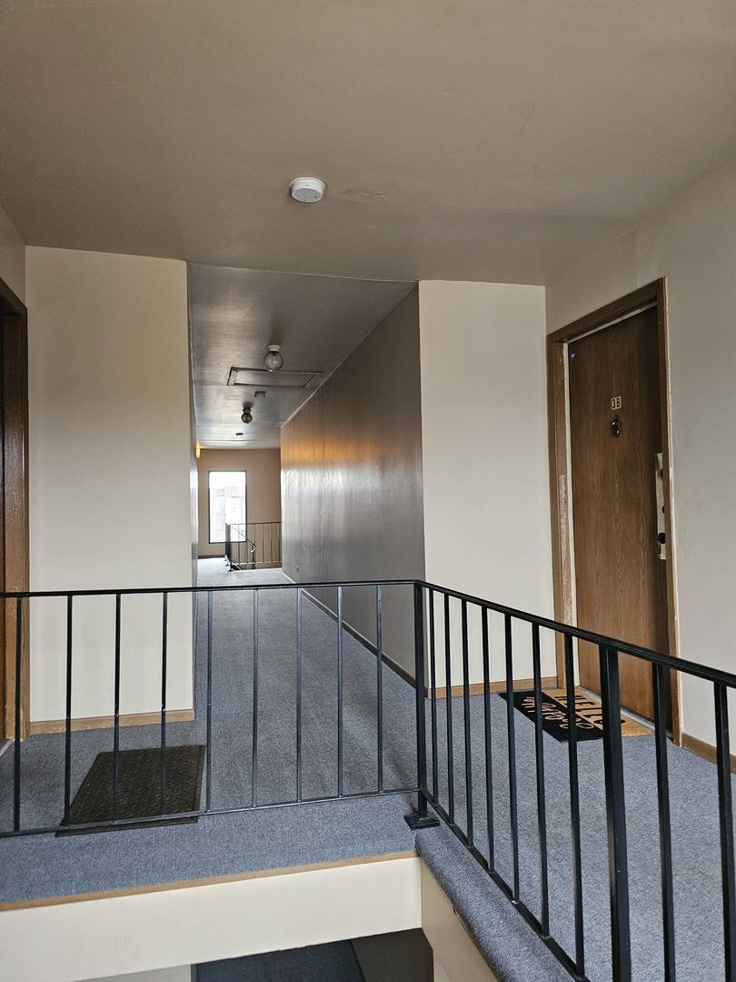 Burnham, IL 60633,14536 S Muskegon AVE #3B