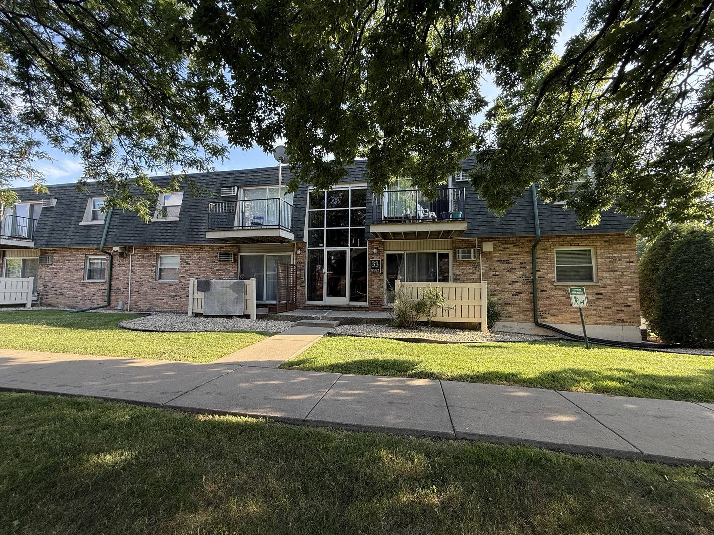 Palos Hills, IL 60465,9982 S 84th TER #303