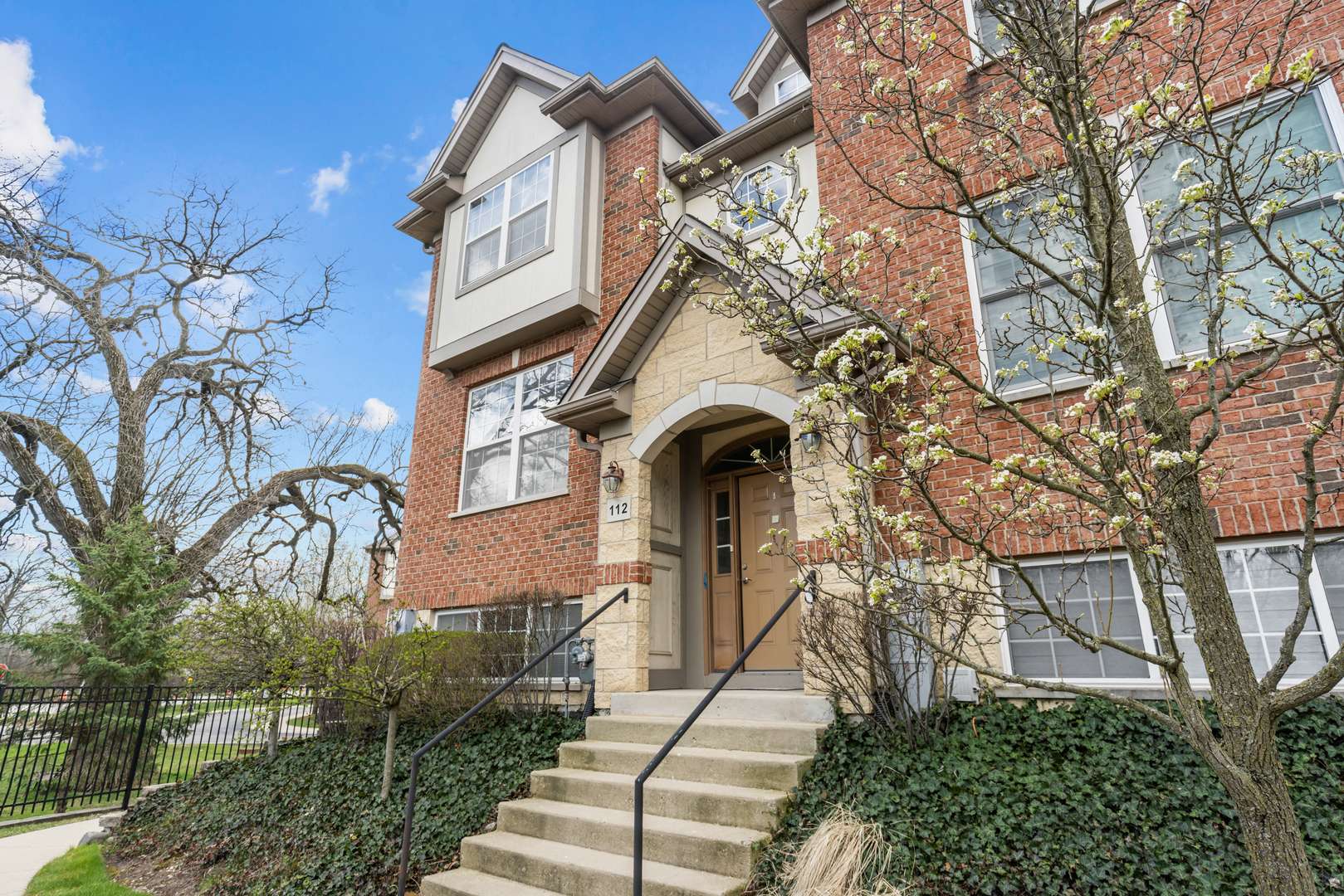 Mount Prospect, IL 60056,112 Enclave DR