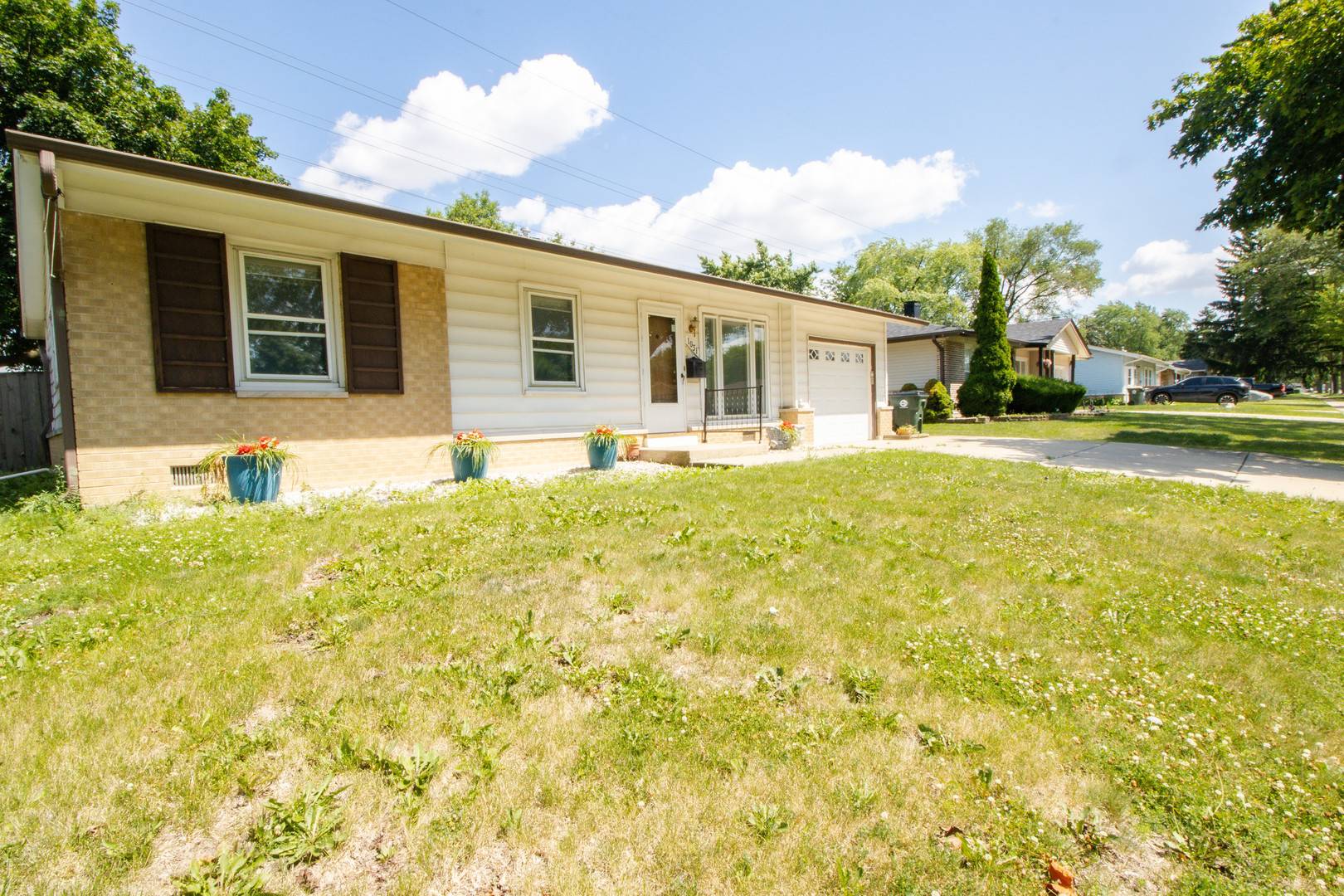 Elk Grove Village, IL 60007,1031 Maple LN