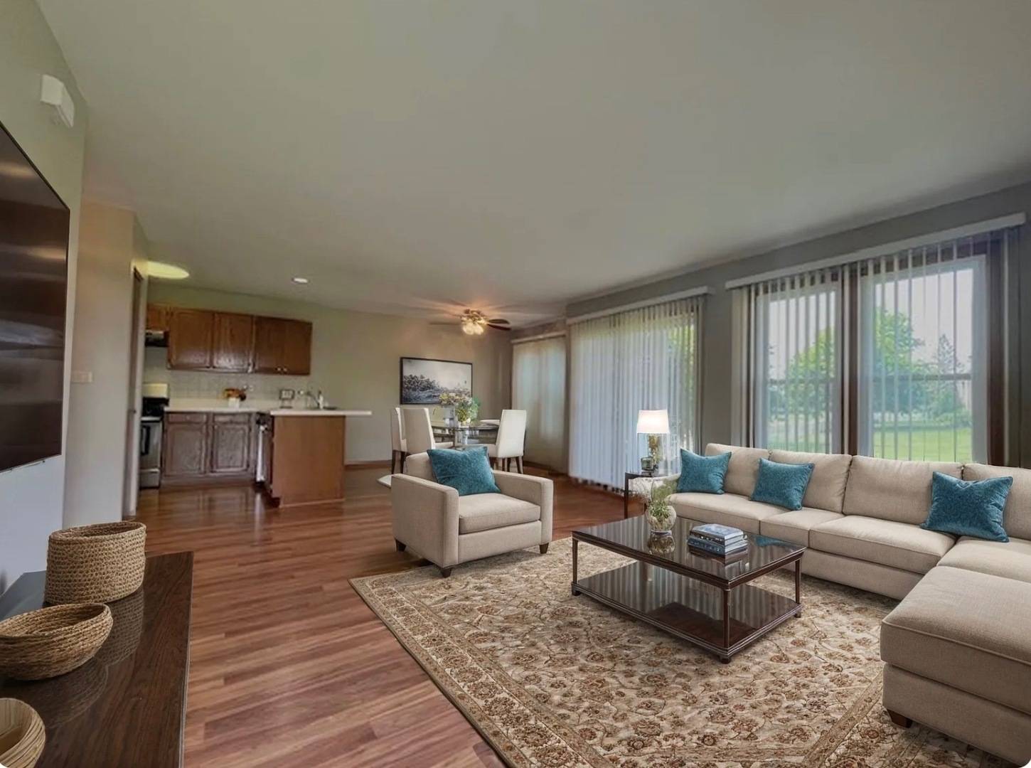 Elk Grove Village, IL 60007,304 University LN #5