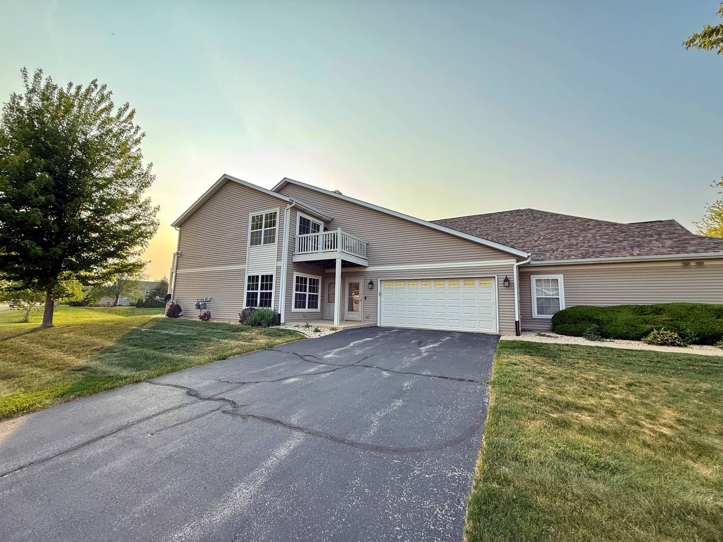 South Beloit, IL 61080,15538 Finley WAY #2