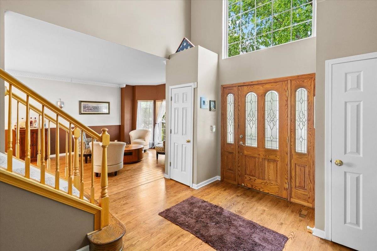 Crystal Lake, IL 60014,33 Sarah DR