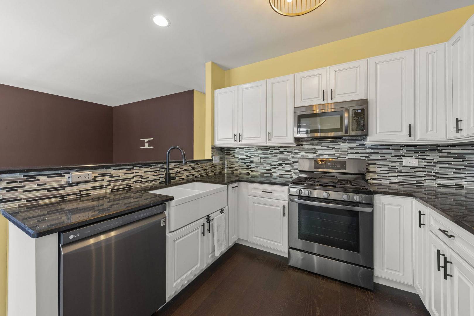 Elgin, IL 60124,235 Garden DR