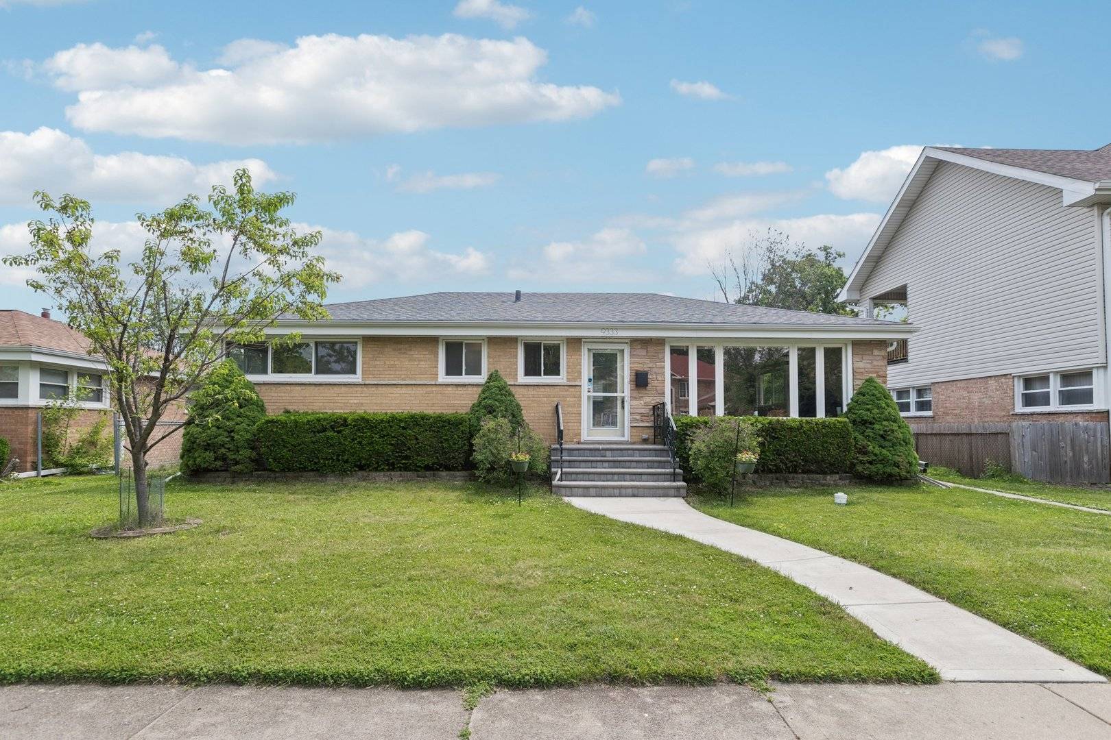 Skokie, IL 60076,9333 Kildare AVE