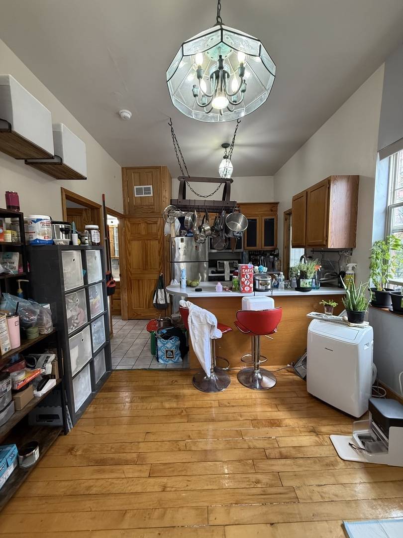 Chicago, IL 60622,1900 W Ohio ST #2F