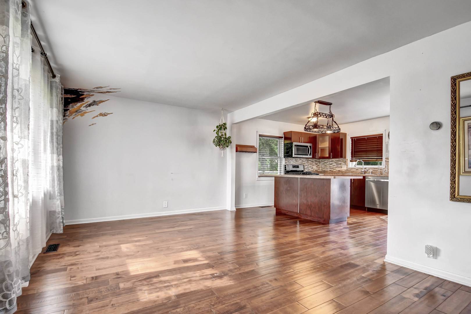 Justice, IL 60458,7912 S 85TH AVE