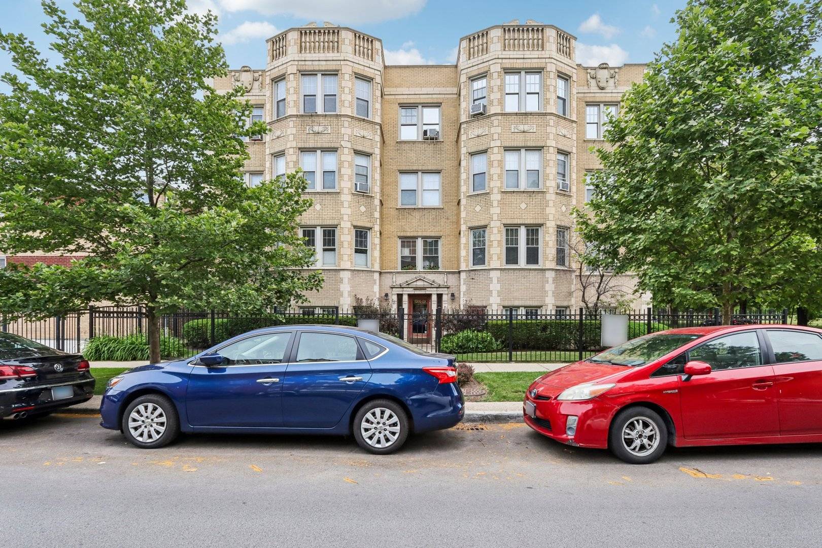 Chicago, IL 60659,6203 N Oakley ST #3