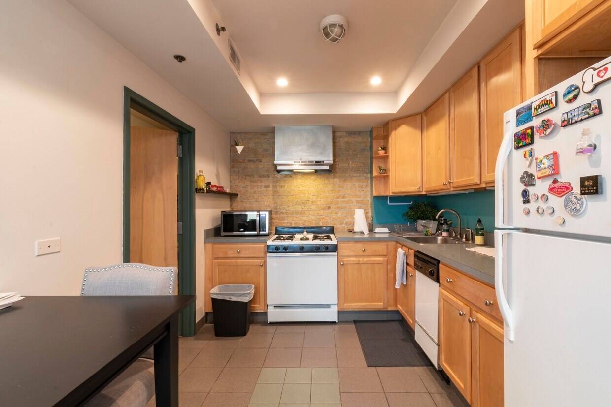 Evanston, IL 60201,2144 Ashland AVE #6