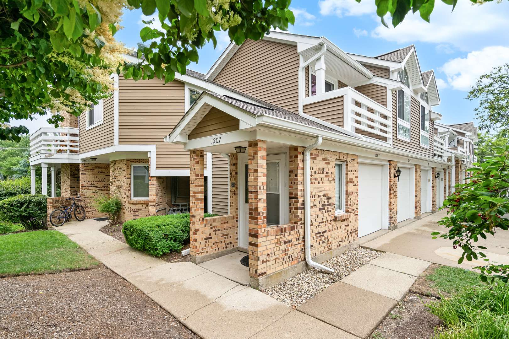 Buffalo Grove, IL 60089,1207 Ranchview CT #1207