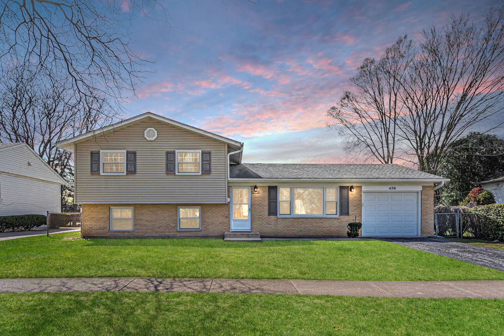 Buffalo Grove, IL 60089,476 Raupp BLVD
