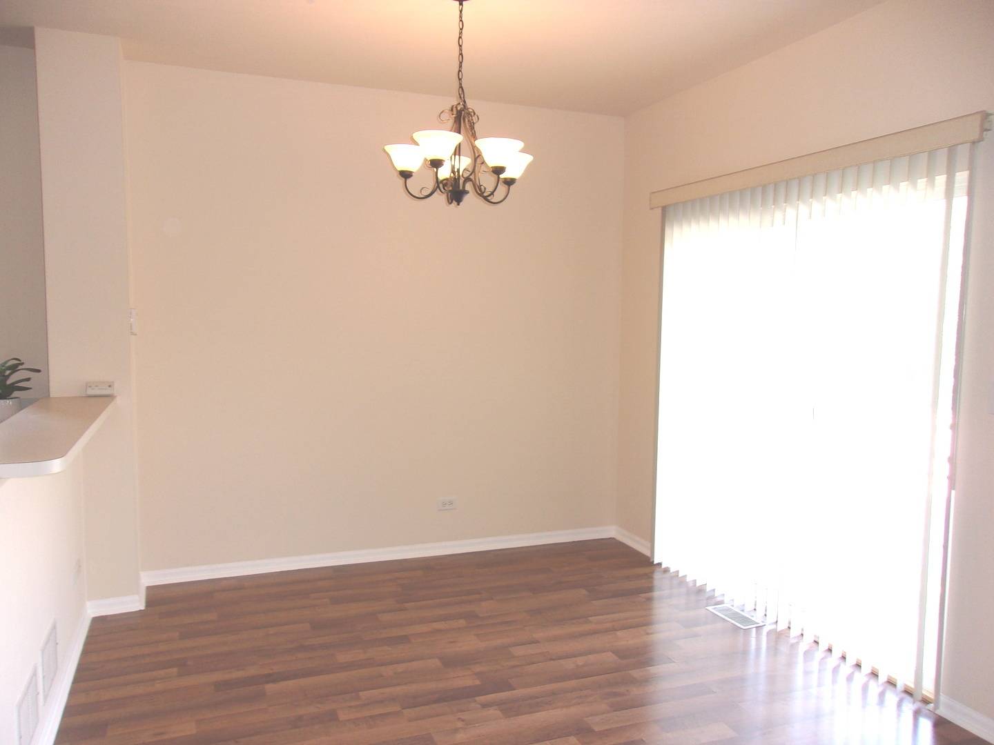 Fox Lake, IL 60020,570 Windsor DR #570