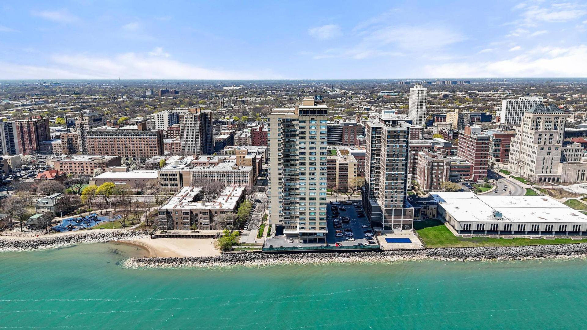 Chicago, IL 60660,6301 N Sheridan RD #10F