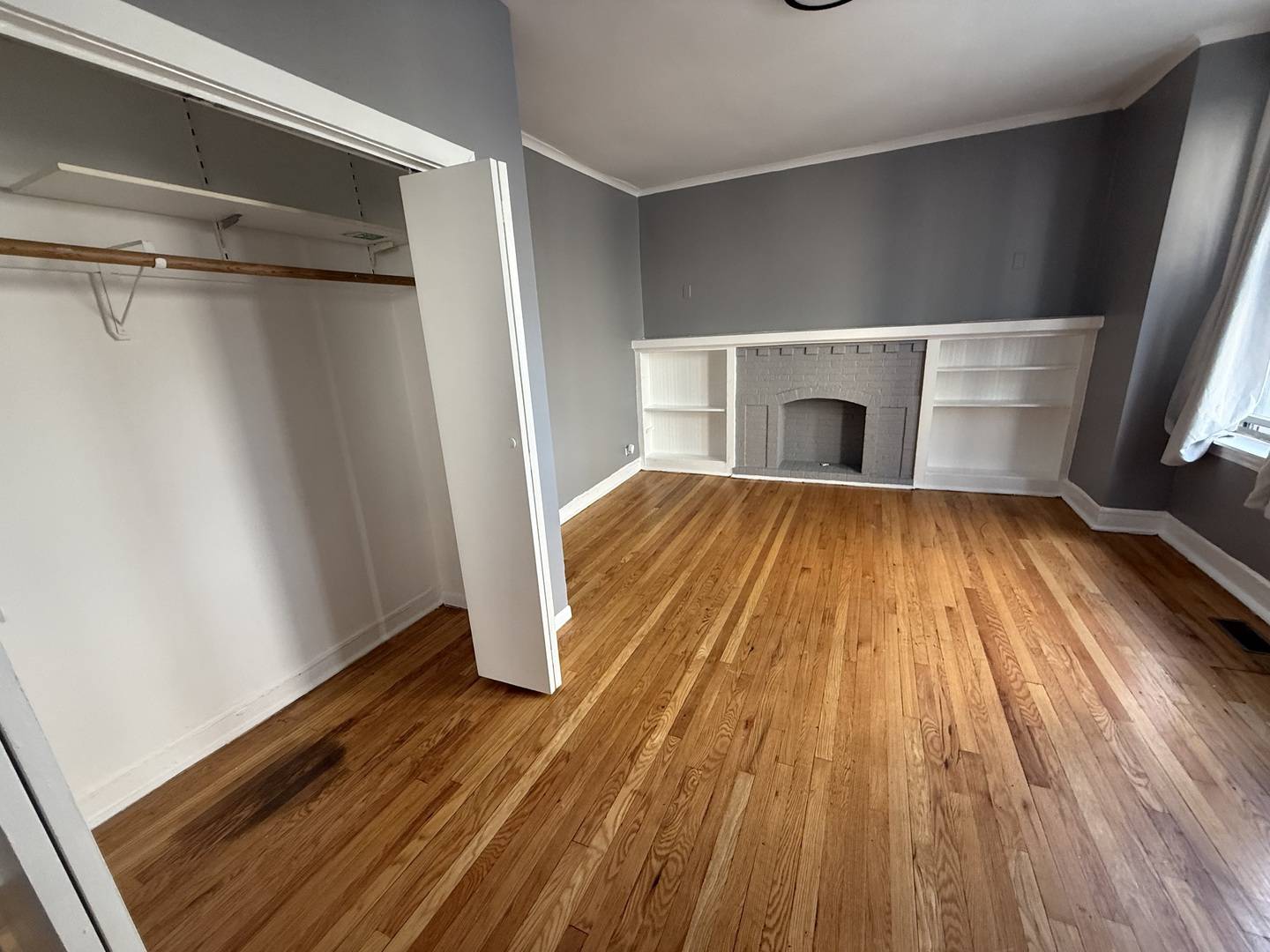 Chicago, IL 60615,1028 E Hyde Park BLVD #2N